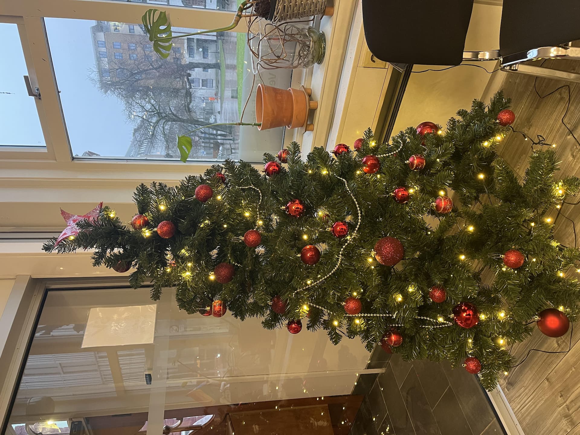 Åpent kontor: vi pynter til jul